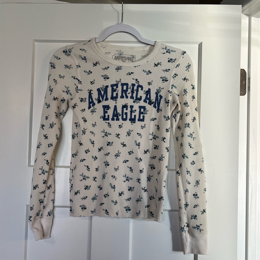 American Eagle shirt size XS. Floral pattern thermal style shirt